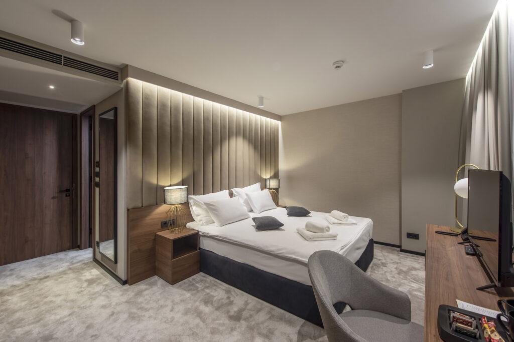 Hotel Room & Corridor Sound Insulation